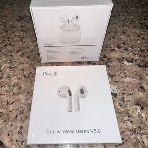 Pro 5 Earbuds w charging case